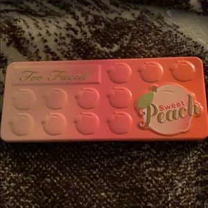 Too faced sweet peach eye shadow palette